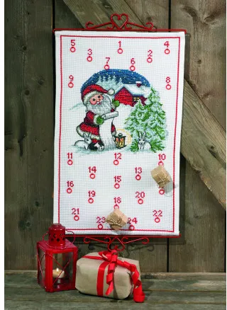 Permin Broderikit Julekalender - Julenisse og Kaniner 38 x 62 cm